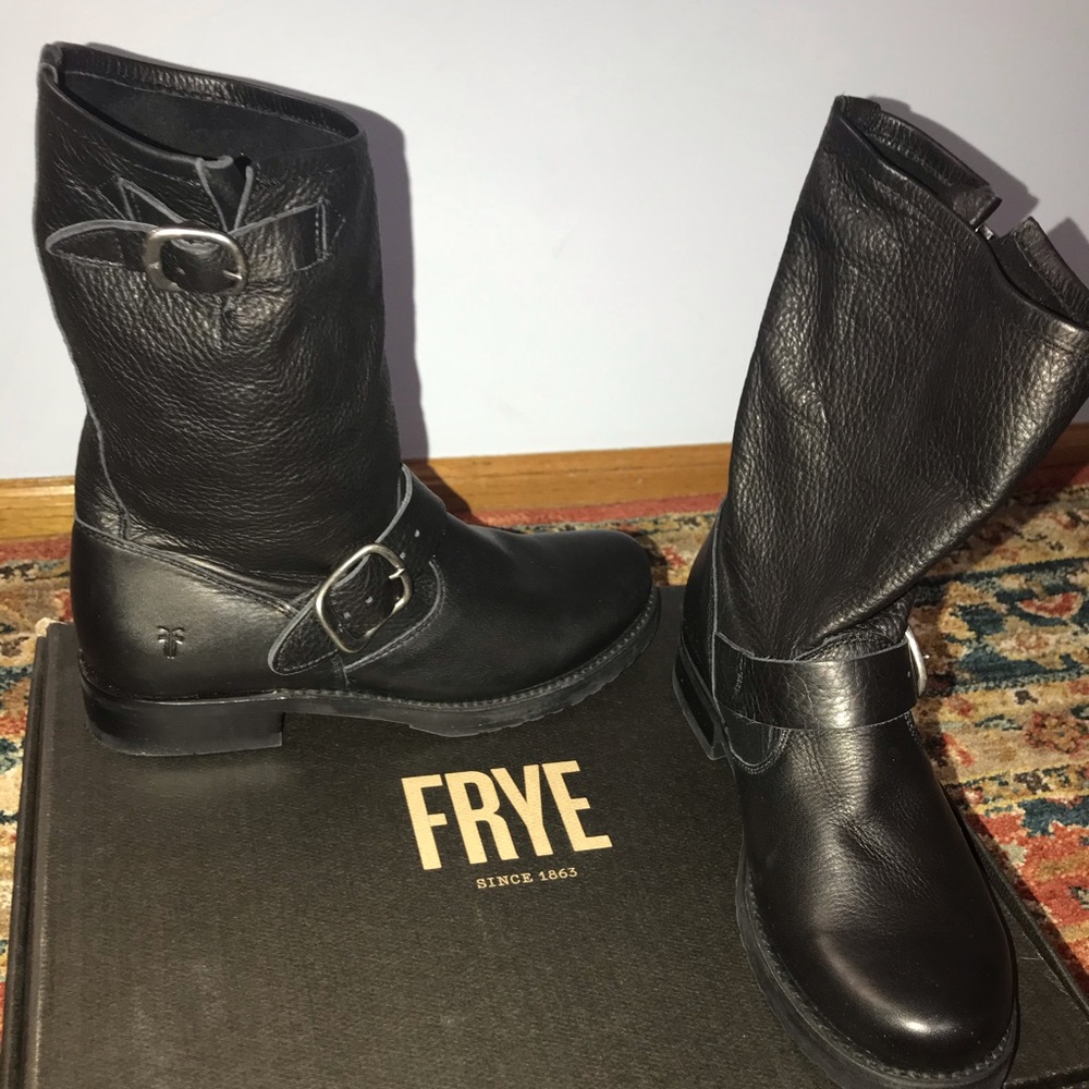 Frye - Veronica Short